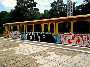 Graffiti Train in Berlin - Photo by berlingraffiti - wes, sle (2012)
