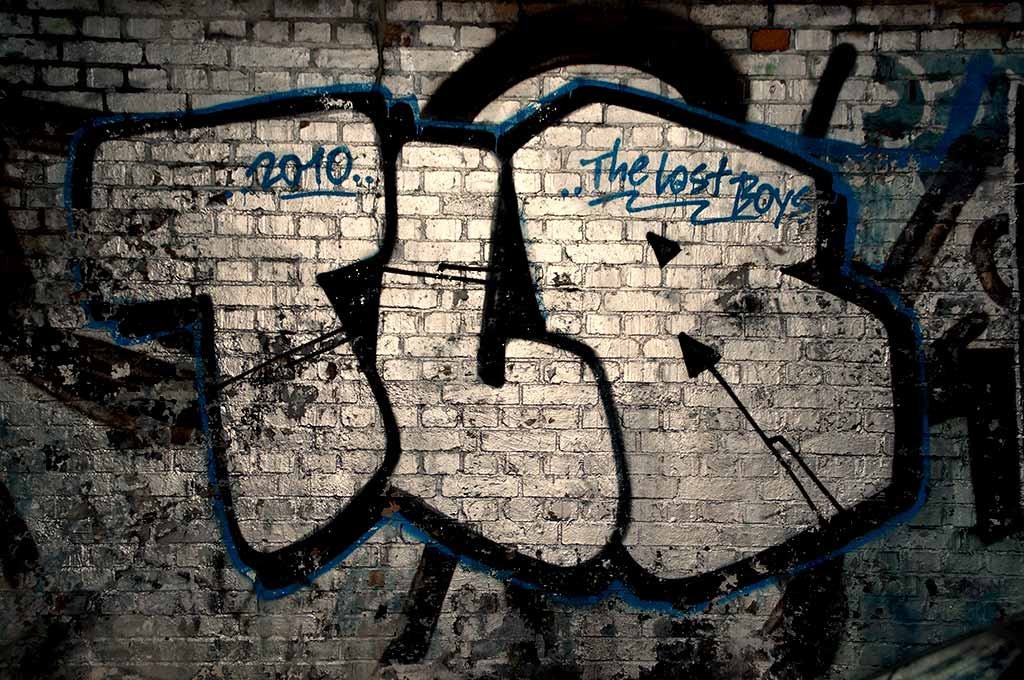 Graffiti Bombing in Berlin - Photo by berlingraffiti (2010)