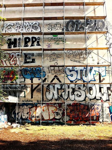 Graffiti Bombing in Berlin - Photo by berlingraffiti - gimb, otelo, chb