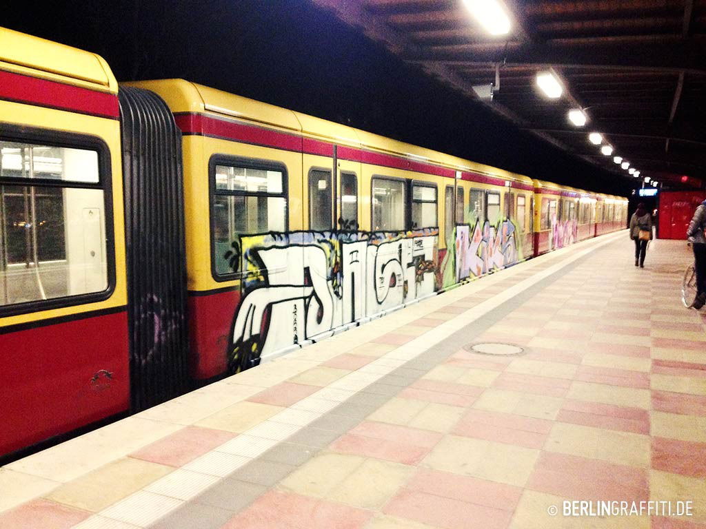 Graffiti Train in Berlin - Photo by berlingraffiti