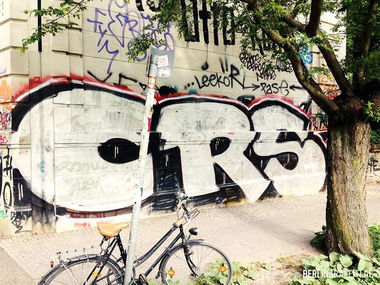 Graffiti Bombing in Berlin - Photo by berlingraffiti - crs (2015)