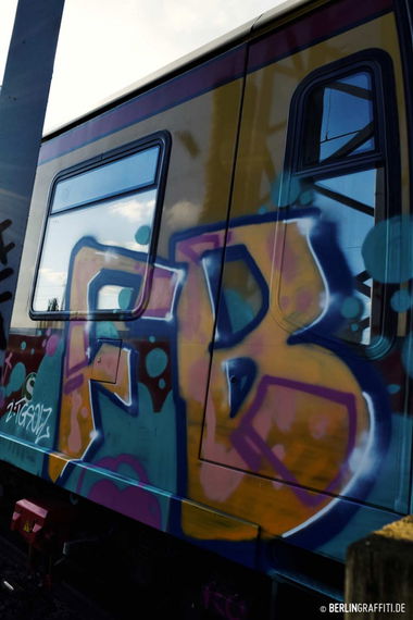 Graffiti Train in Berlin - Photo by berlingraffiti - fb