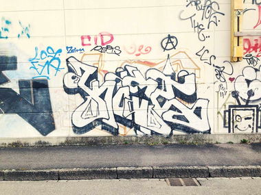 Graffiti Wall in Basel - Photo by berlingraffiti - kose