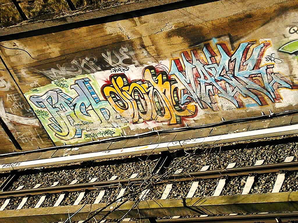 Graffiti Wall in Berlin - Photo by berlingraffiti - fach