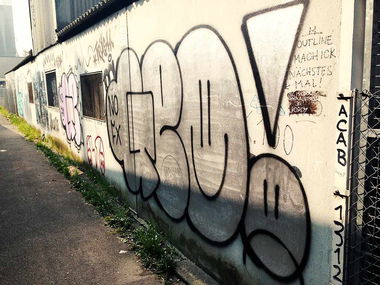 Graffiti Bombing in Basel - Photo by berlingraffiti - geo