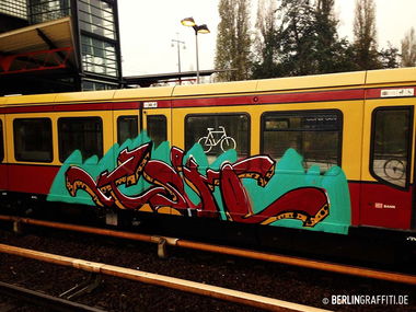 Graffiti Train in Berlin - Photo by berlingraffiti