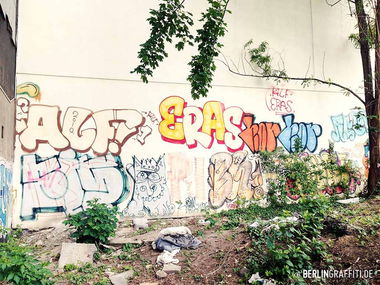Graffiti Bombing in Berlin - Photo by berlingraffiti - alf, eras, eis (2015)