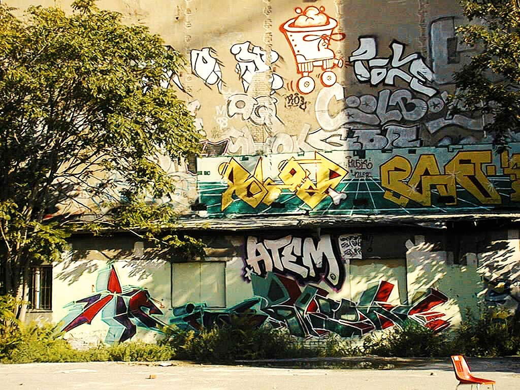 Graffiti Wall in Berlin - Photo by berlingraffiti - roy, pake, aq