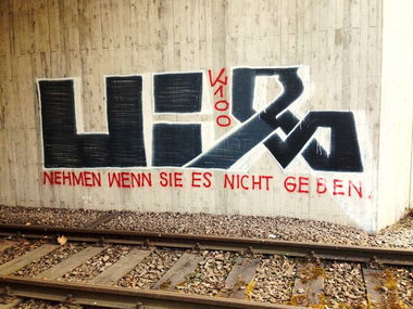 Graffiti Wall in Basel - Photo by berlingraffiti - uir, k100