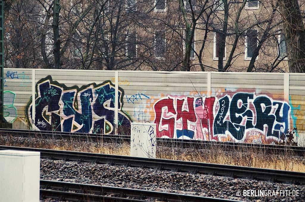 Graffiti Bombing - Photo by berlingraffiti
