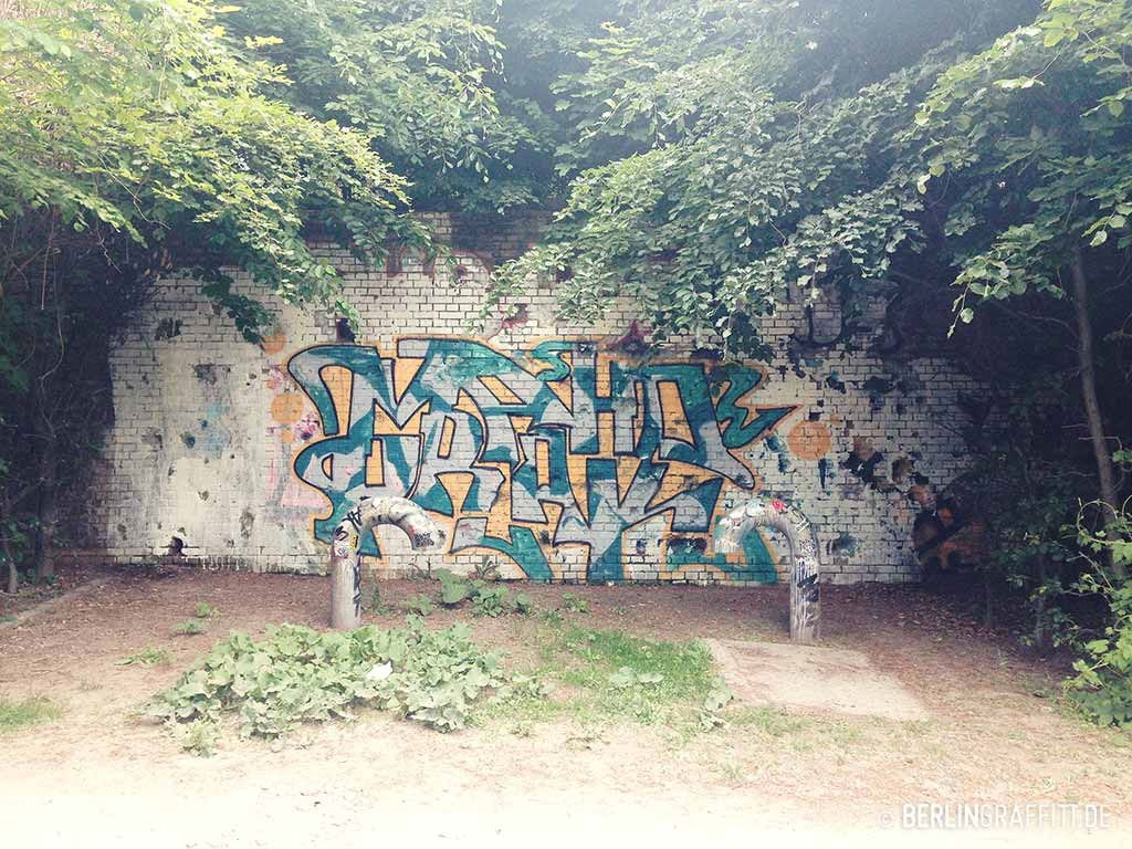 Graffiti Wall in Berlin - Photo by berlingraffiti - maho, prak, mauerpark (2015)
