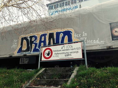 Graffiti Bombing in Basel - Photo by berlingraffiti - drano