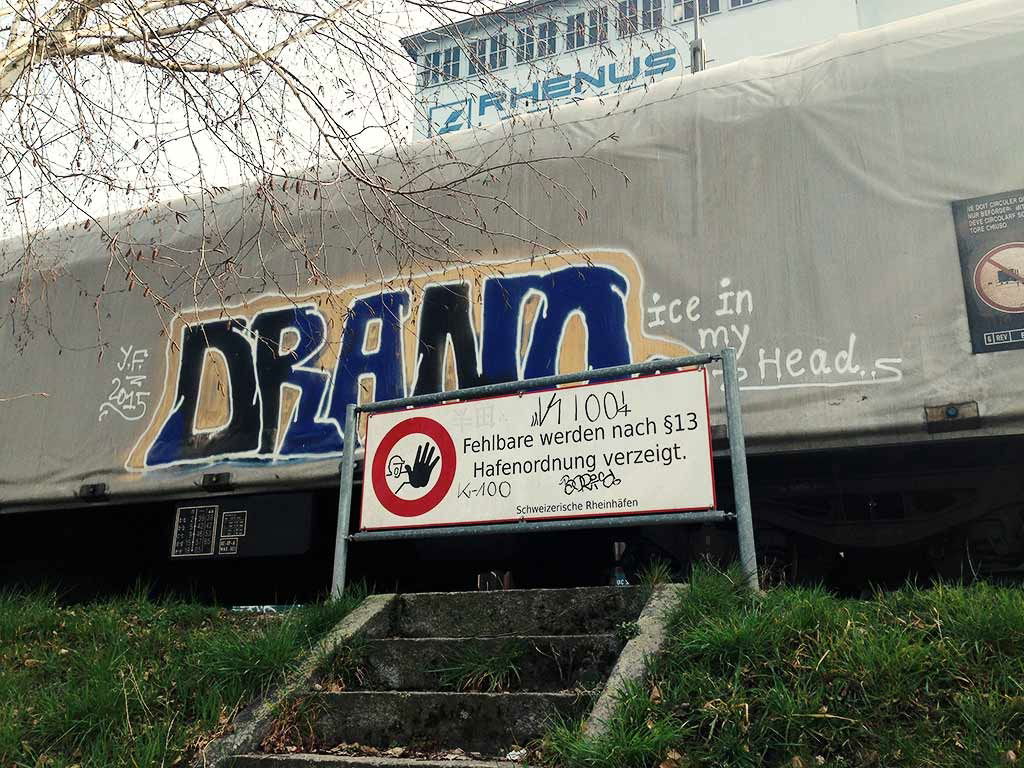 Graffiti Bombing in Basel - Photo by berlingraffiti - drano