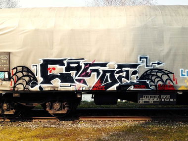 Graffiti Wall in Basel - Photo by berlingraffiti - casoe