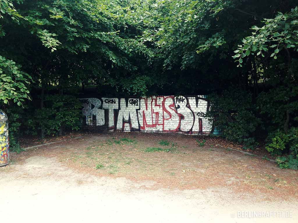 Graffiti Wall in Berlin - Photo by berlingraffiti (2015)