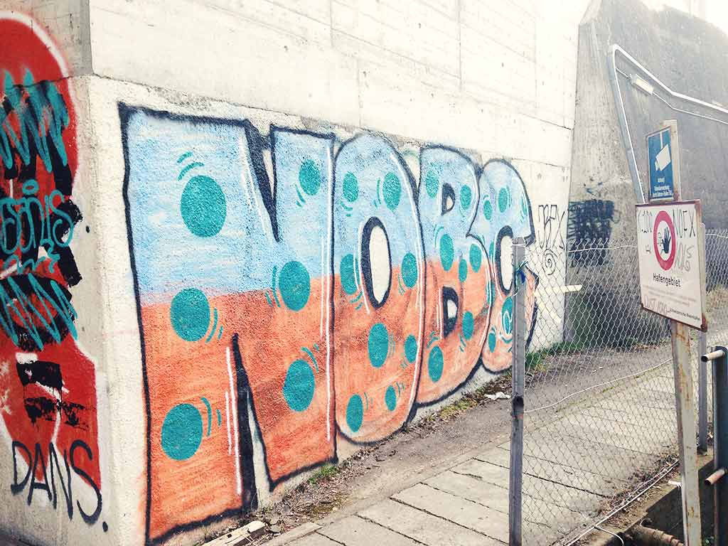 Graffiti Bombing in Basel - Photo by berlingraffiti - nobc
