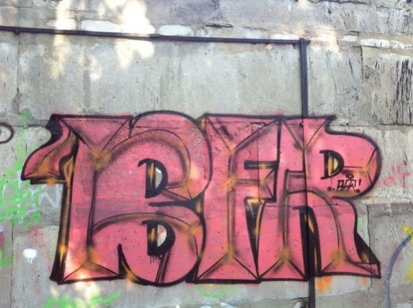 Graffiti Bombing - Photo by bfrgang - graff, walls, bombing (2013)