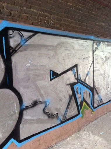 Graffiti Wall - Photo by bfrgang - details, Cracks, graffiti (2013)