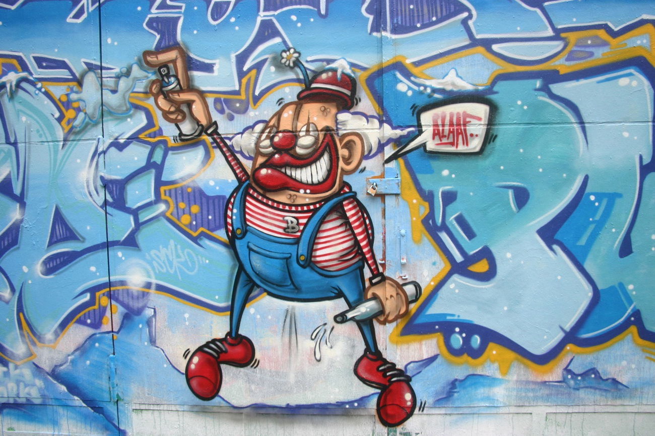 Graffiti Wall - Photo by biatsch