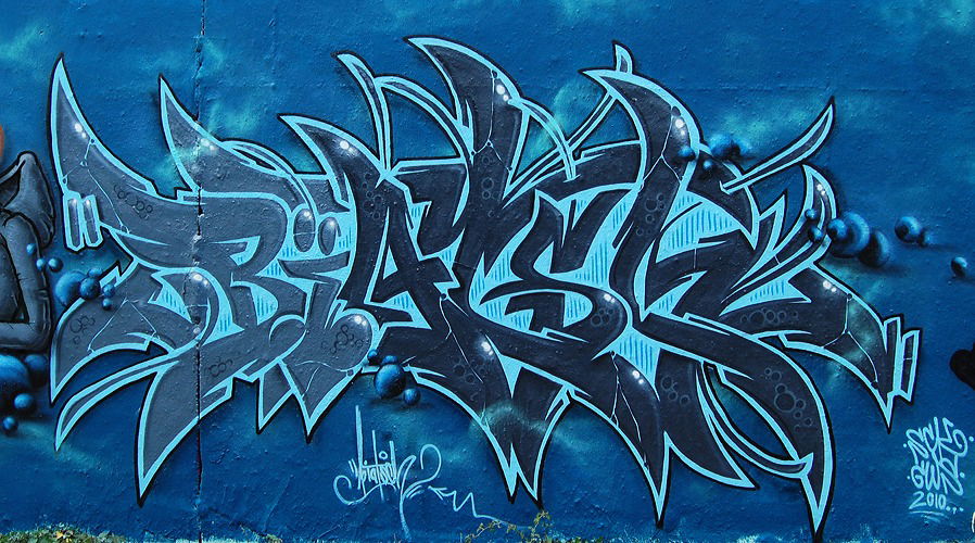 Graffiti Wall - Photo by biatsch