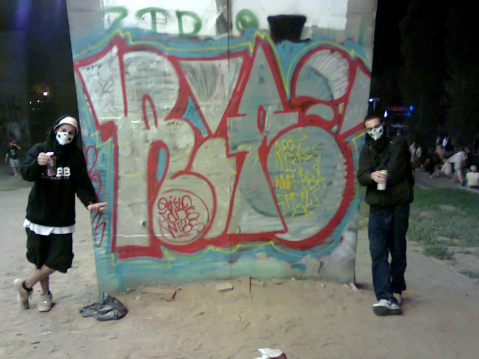 Graffiti Wall in Warsaw - Photo by bijonce