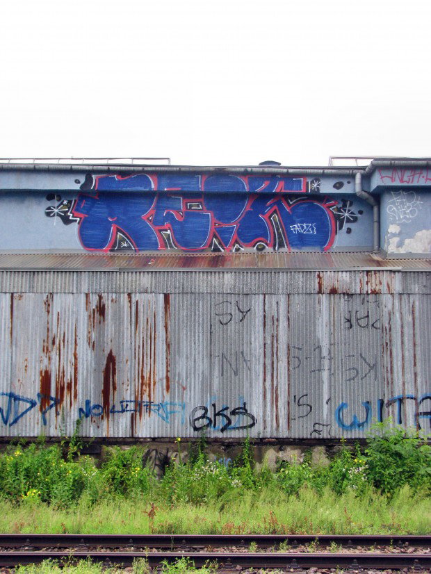 Graffiti Bombing in Bielsko Bia?a - Photo by bijonce (2013)