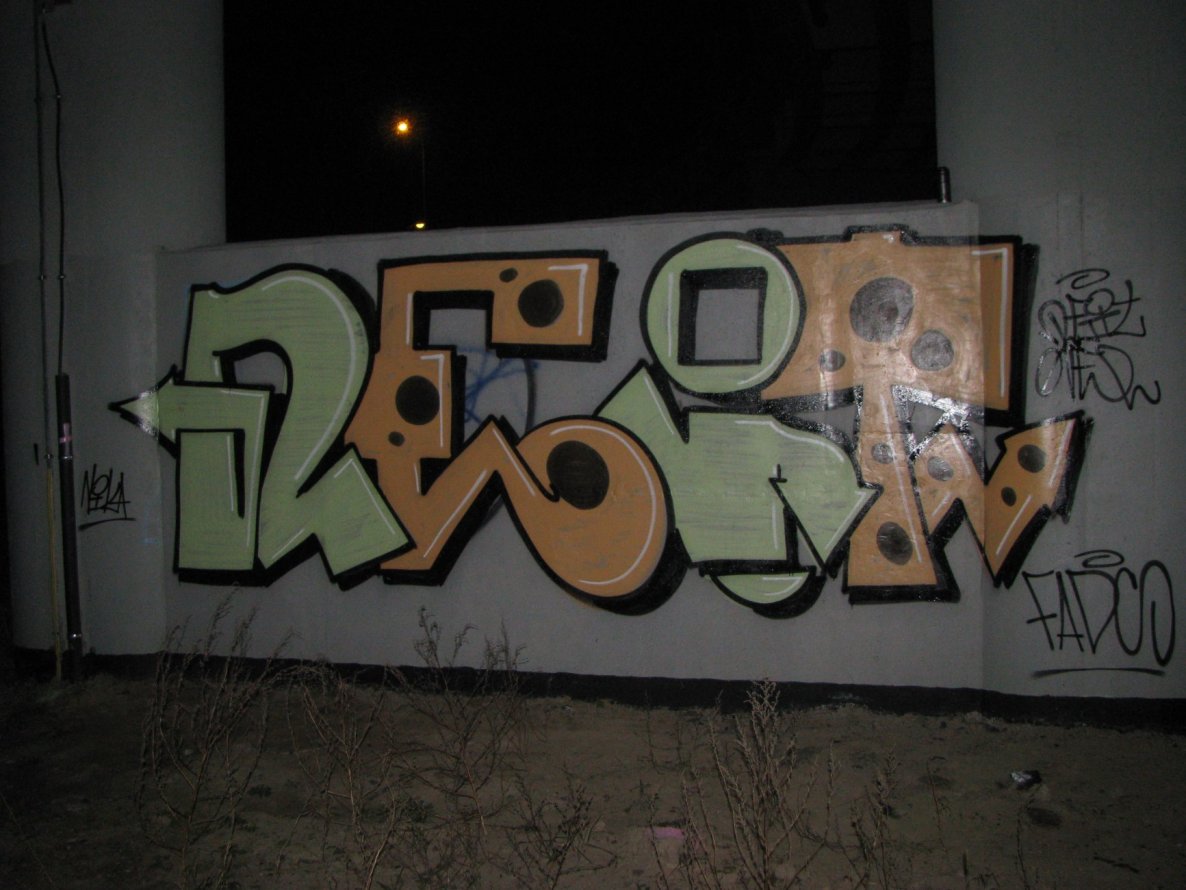 Graffiti Wall - Photo by bijonce (2014)