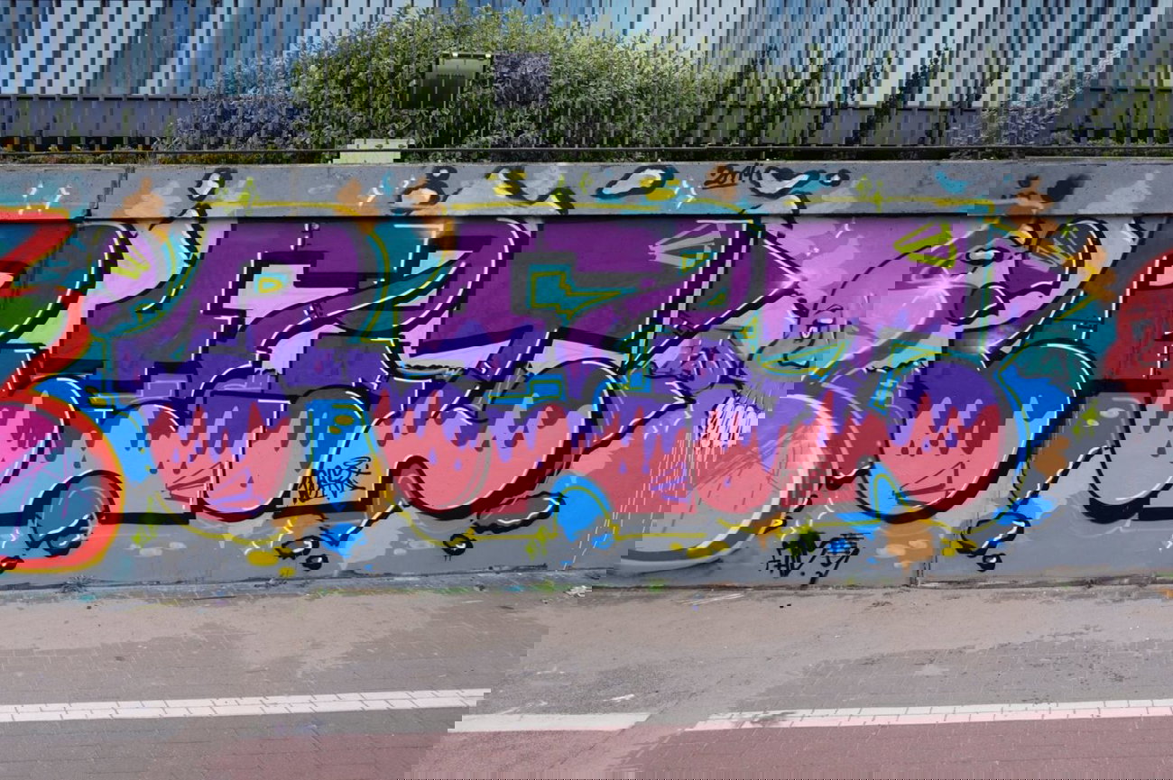 Graffiti Wall - Photo by bijonce (2014)