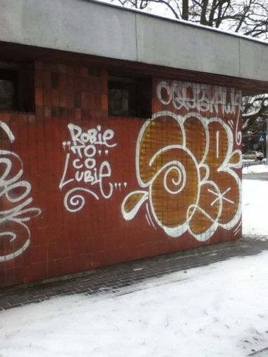 Graffiti Bombing - Photo by bingbeng