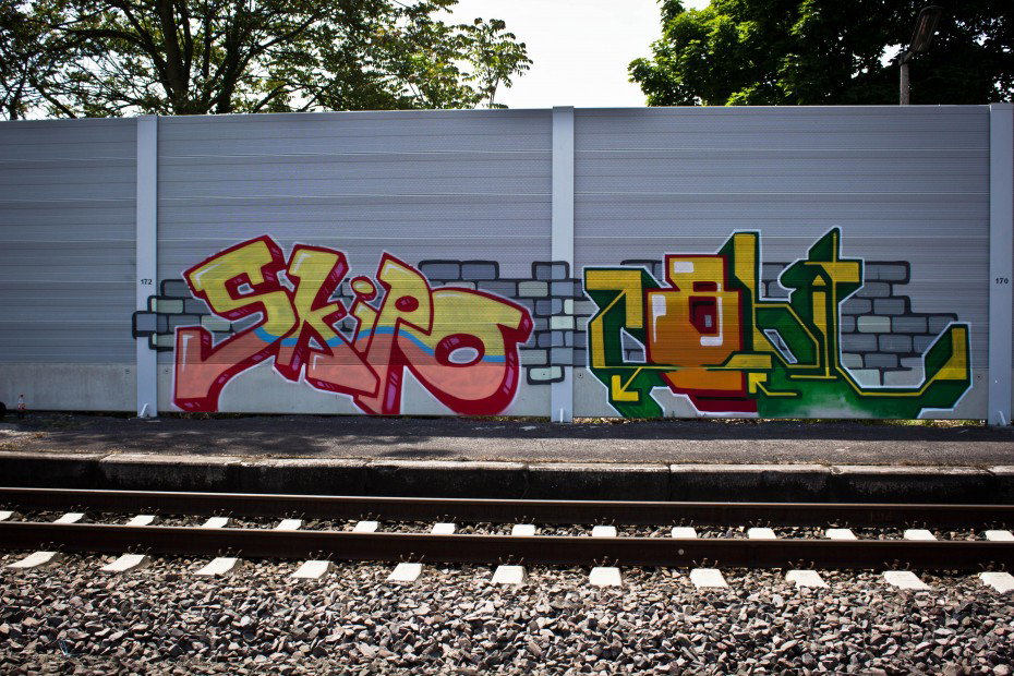 Graffiti Bombing - Photo by bishgeasy - Skipo, 8bit, fbs