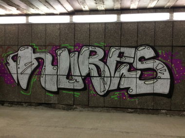 Graffiti Bombing - Photo by bishgeasy - nubes