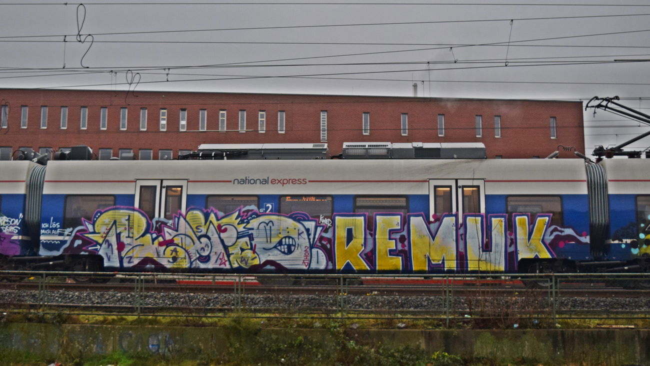 Graffiti Train - Photo by bjornmagnus - remuk, remu, ratio