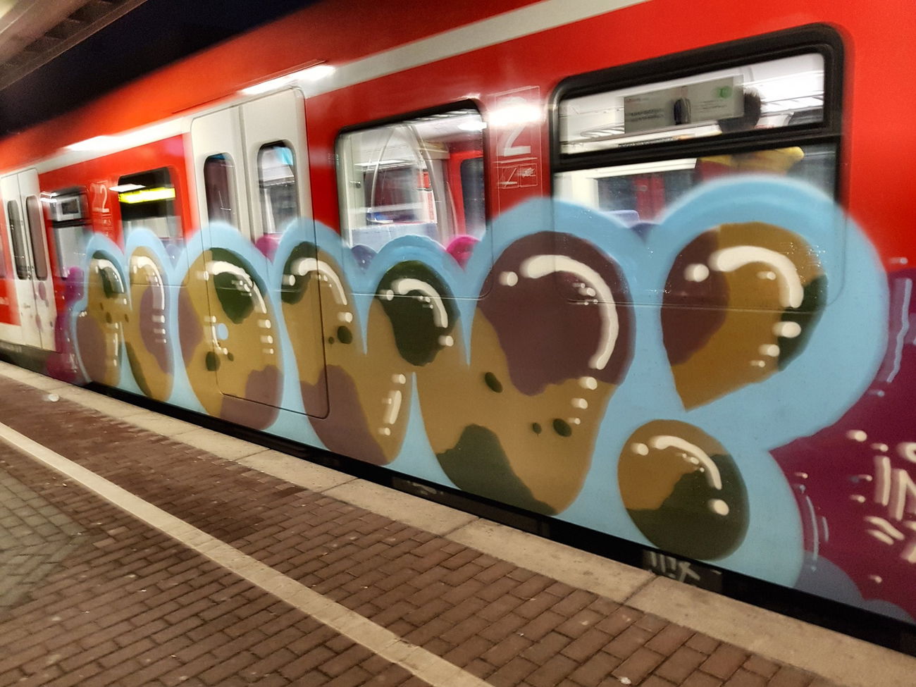 Graffiti Train in Köln - Photo by bocat - NOW (2018)