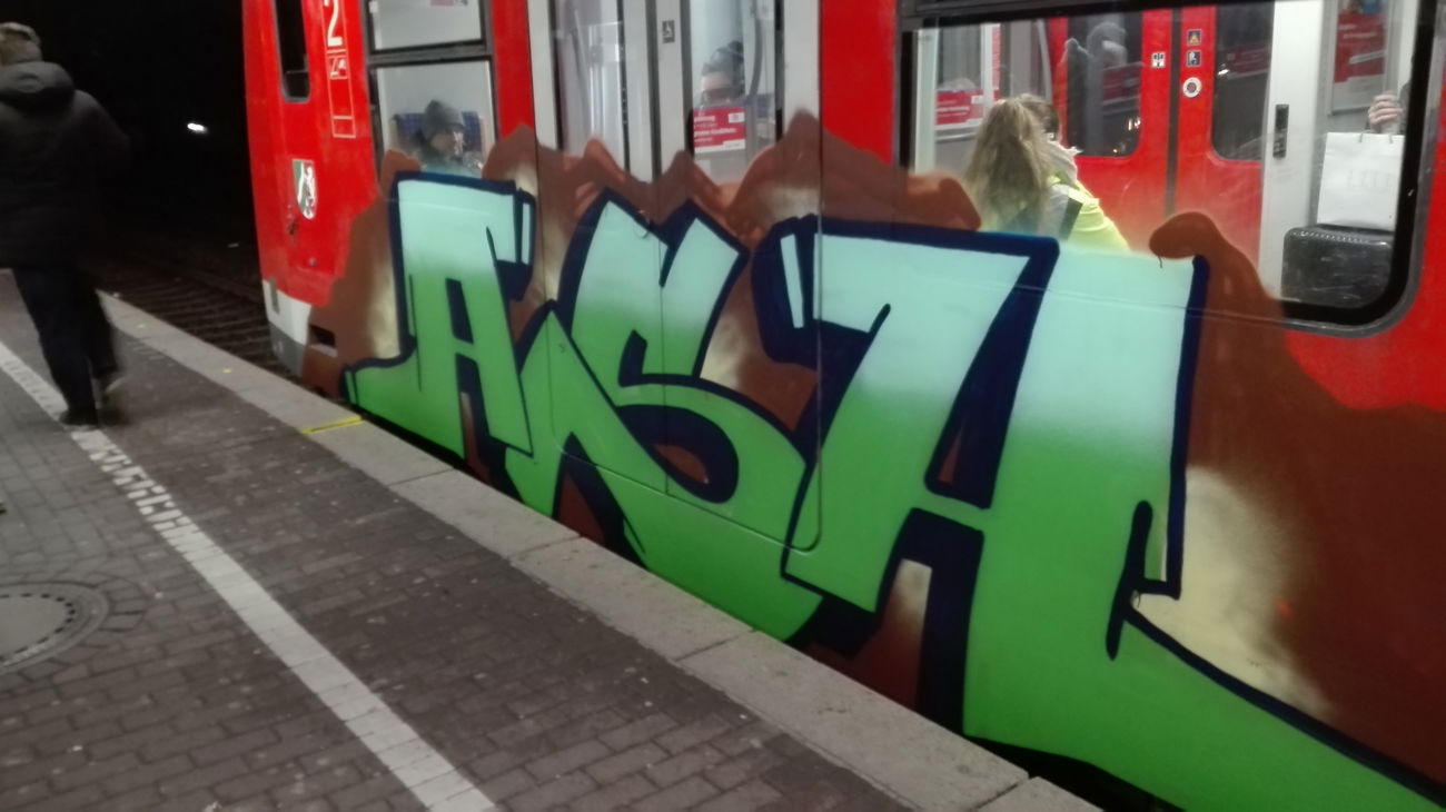 Graffiti Train - Photo by bocat - ASH (2017)