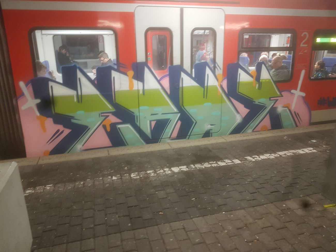 Graffiti Train in Köln - Photo by bocat (2018)