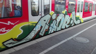 Graffiti Bombing - Photo by bocat (2017)