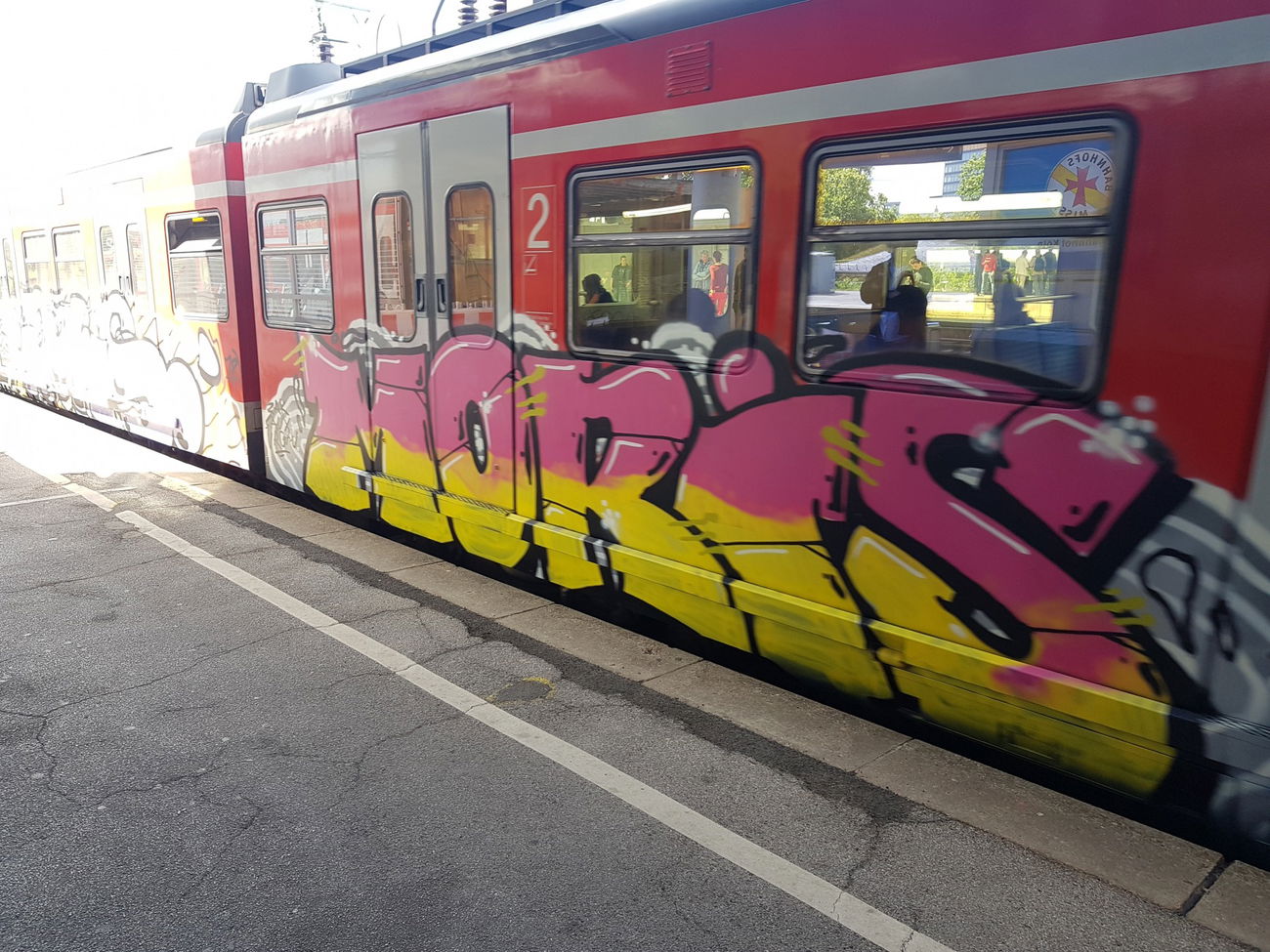 Graffiti Train in Köln - Photo by bocat - MORIS (2018)