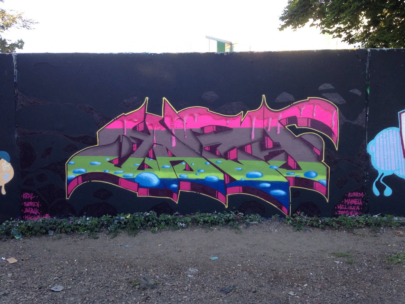 Graffiti Wall - Photo by bocat