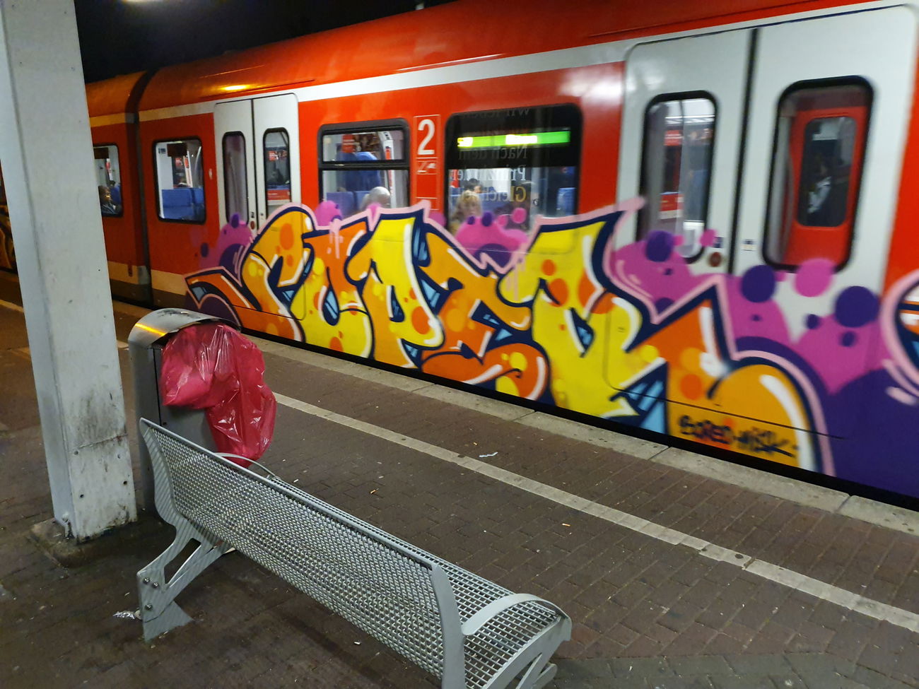 Graffiti Train - Photo by bocat - SOPER (2019)