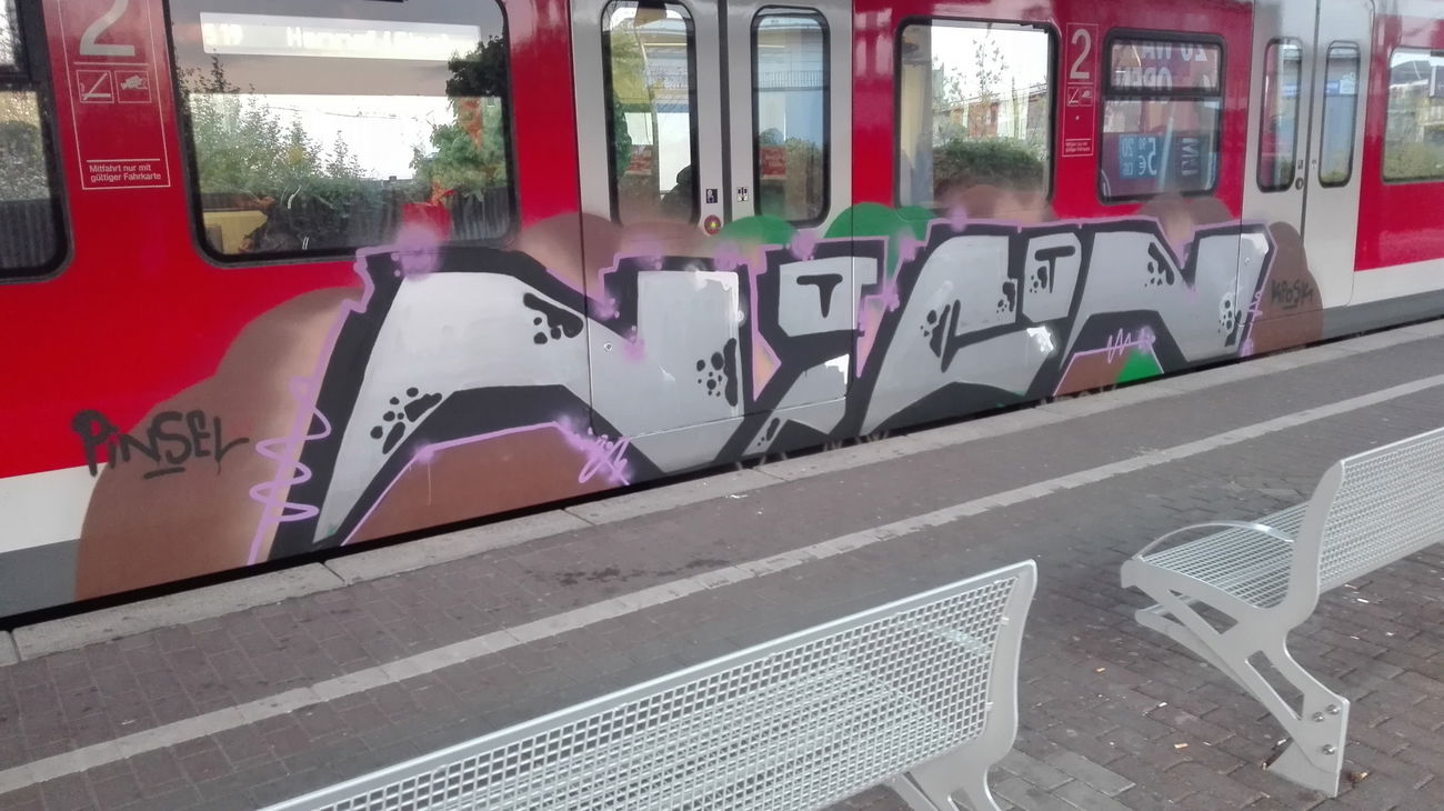 Graffiti Train in Köln - Photo by bocat (2017)