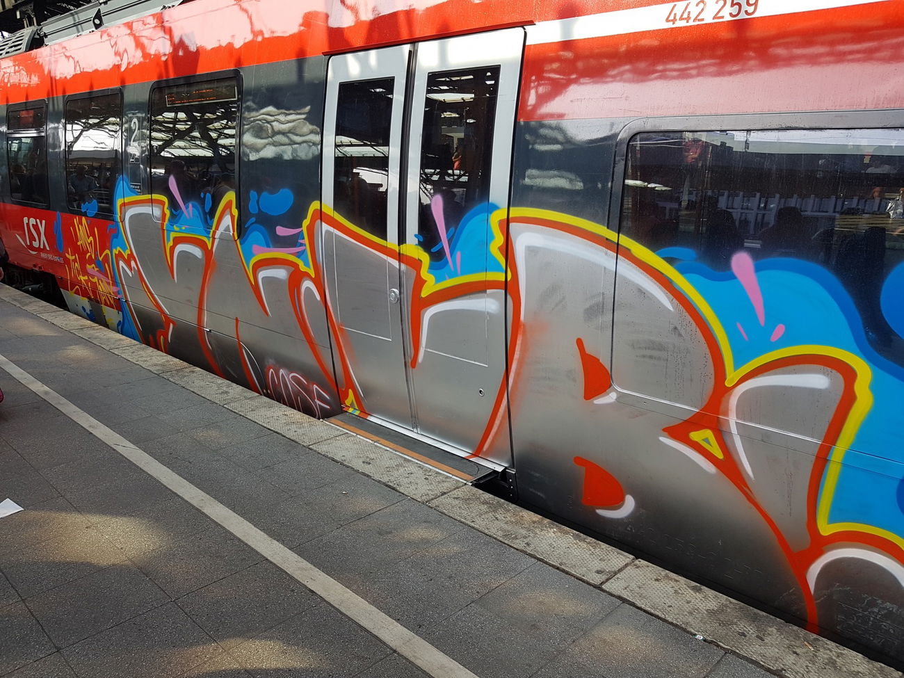 Graffiti Train - Photo by bocat - YN/VB (2018)