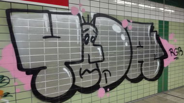 Graffiti Bombing - Photo by bocat - YODA (2017)