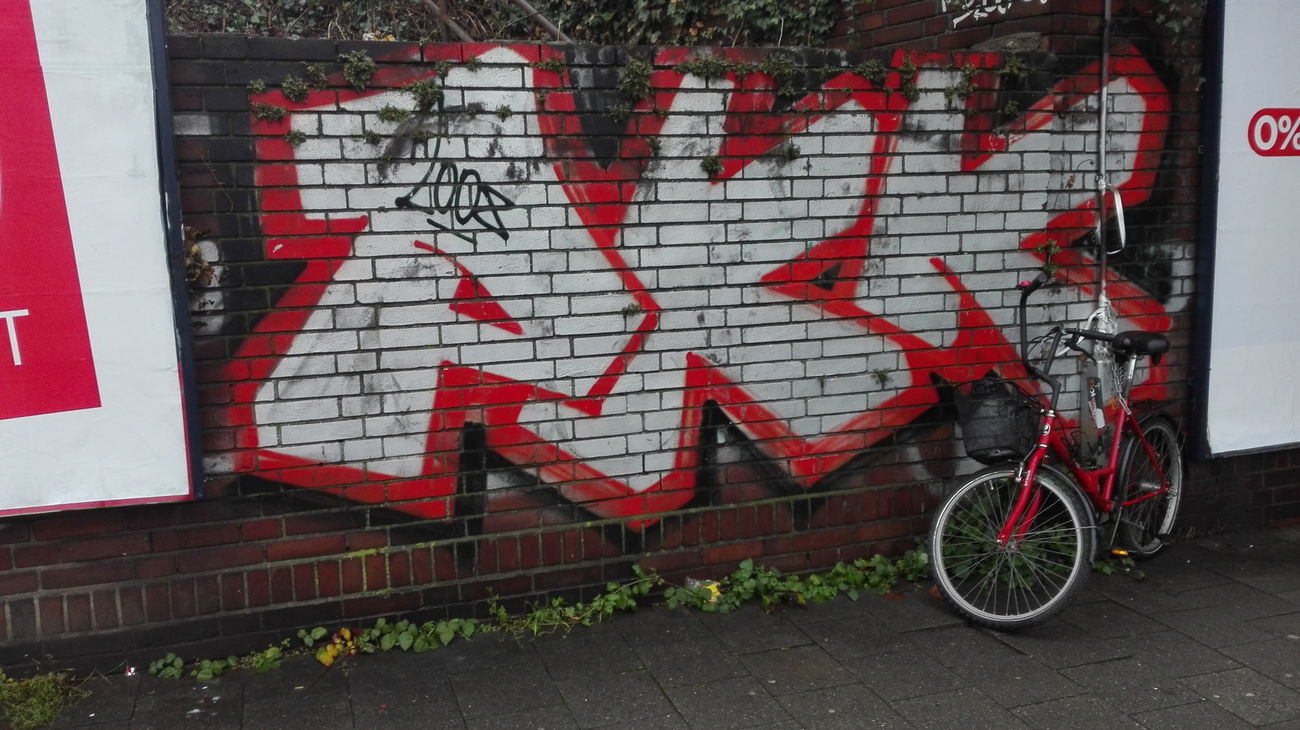 Graffiti Bombing in Düsseldorf - Photo by bocat - PKK