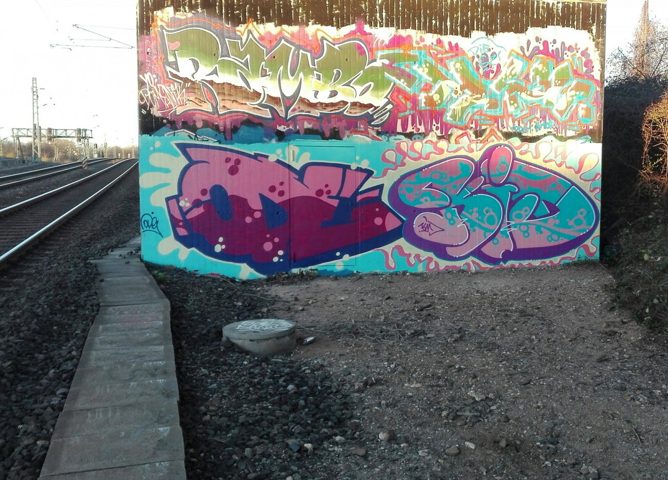 Graffiti Wall - Photo by bocat - Ode, Kid (2017)