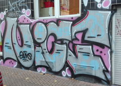 Graffiti Bombing in Köln - Photo by bocat - NICE