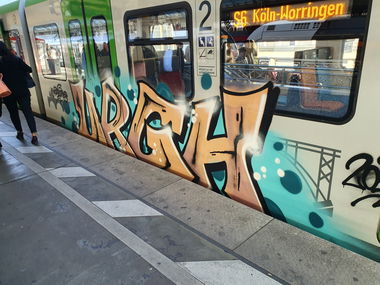 Graffiti Train in Köln - Photo by bocat - URGH (2019)
