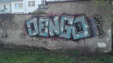 Graffiti Wall - Photo by bocat - Jengo