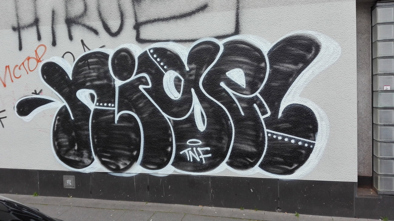 Graffiti Wall in Köln - Photo by bocat - Nigel