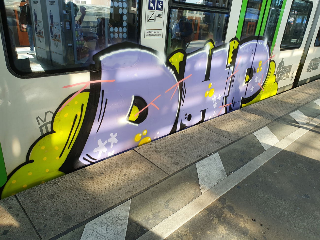 Graffiti Train in Köln - Photo by bocat - DHP (2019)