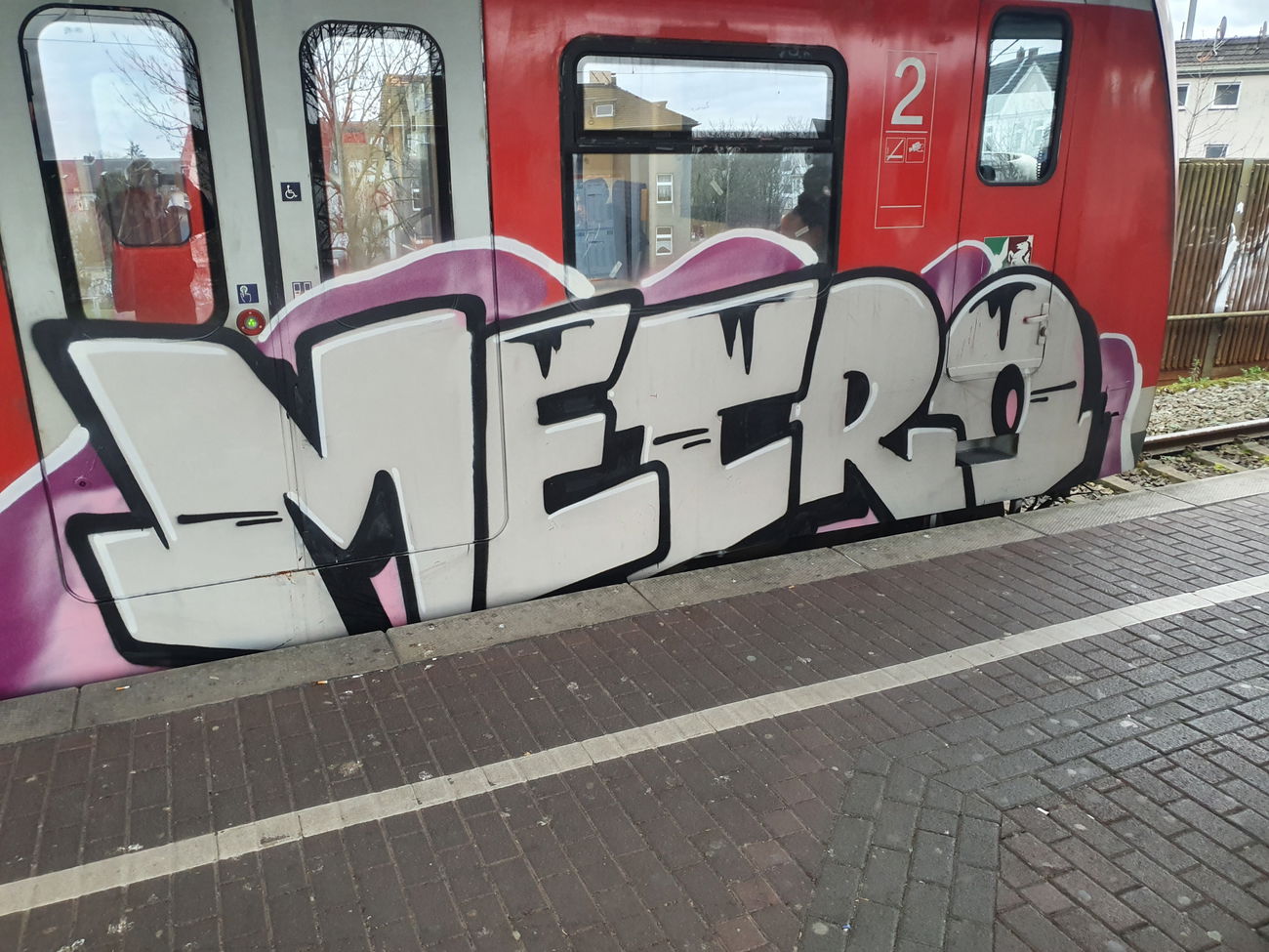 Graffiti Train in Köln - Photo by bocat - METRO (2020)